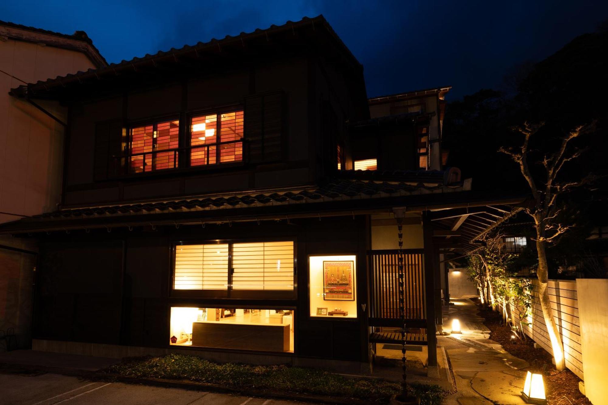 城崎温泉 Hostel Waraku Тойока Екстериор снимка