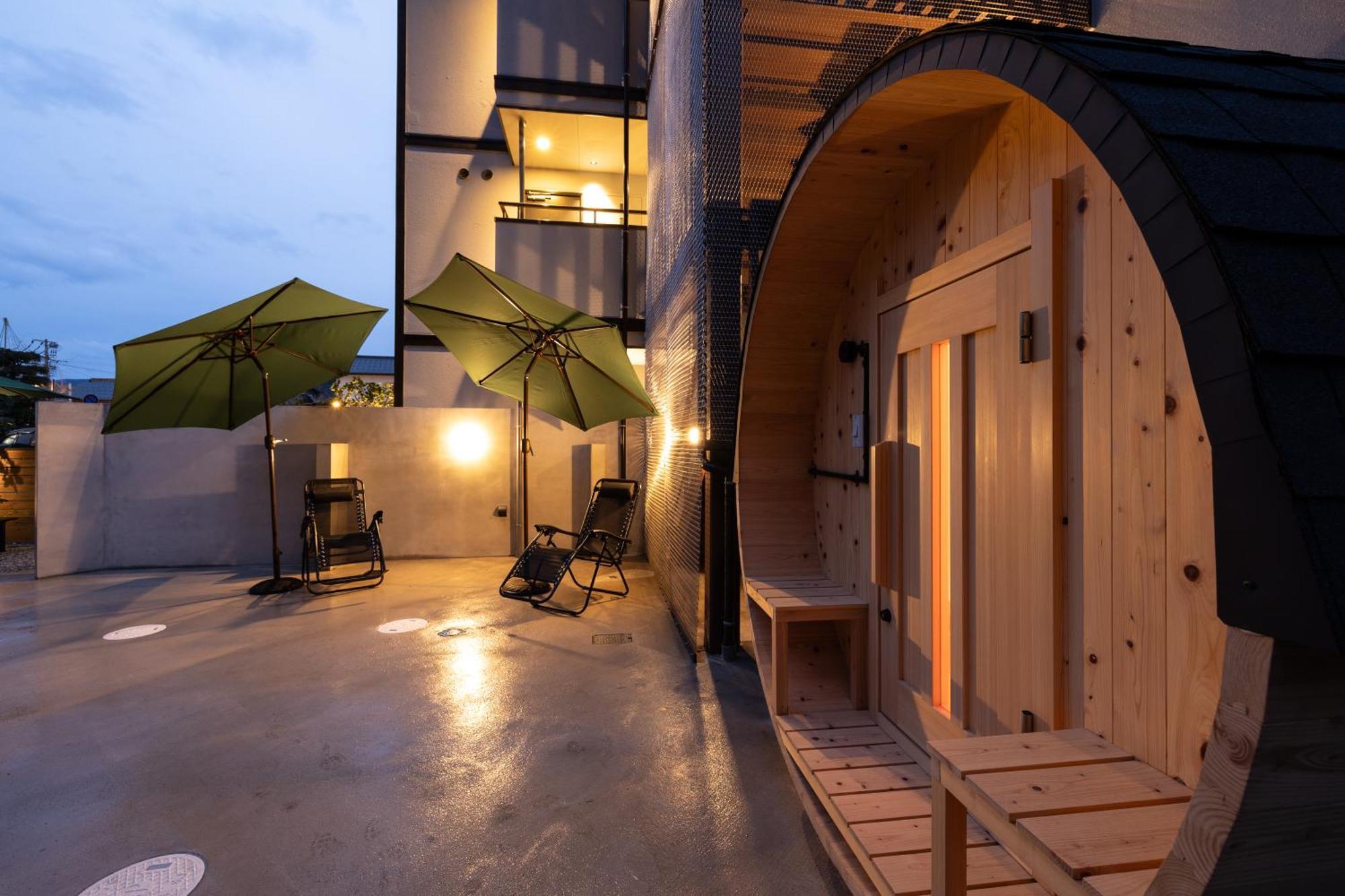 城崎温泉 Hostel Waraku Тойока Екстериор снимка